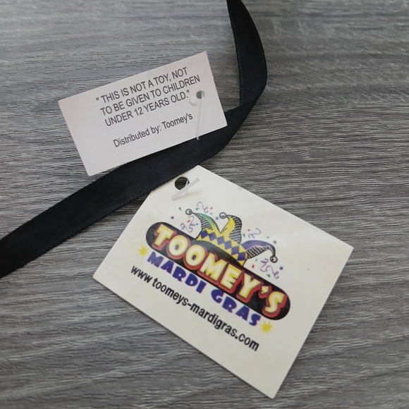 MARDI GRAS Feather Embellished Handpainted Masquerade Mask - Picture 13 of 14